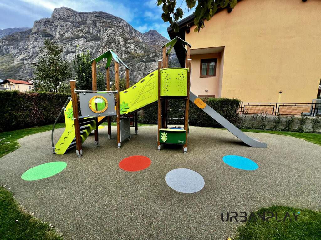 Attrezzature Stebo Ambiente per gioco, equilibrio e movimento nell’area esterna scolastica di Hône