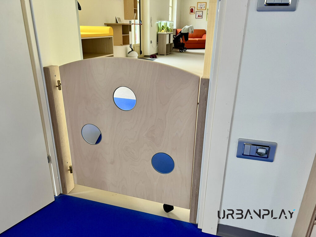 Cancelletto in legno per delimitare gli spazi del nido