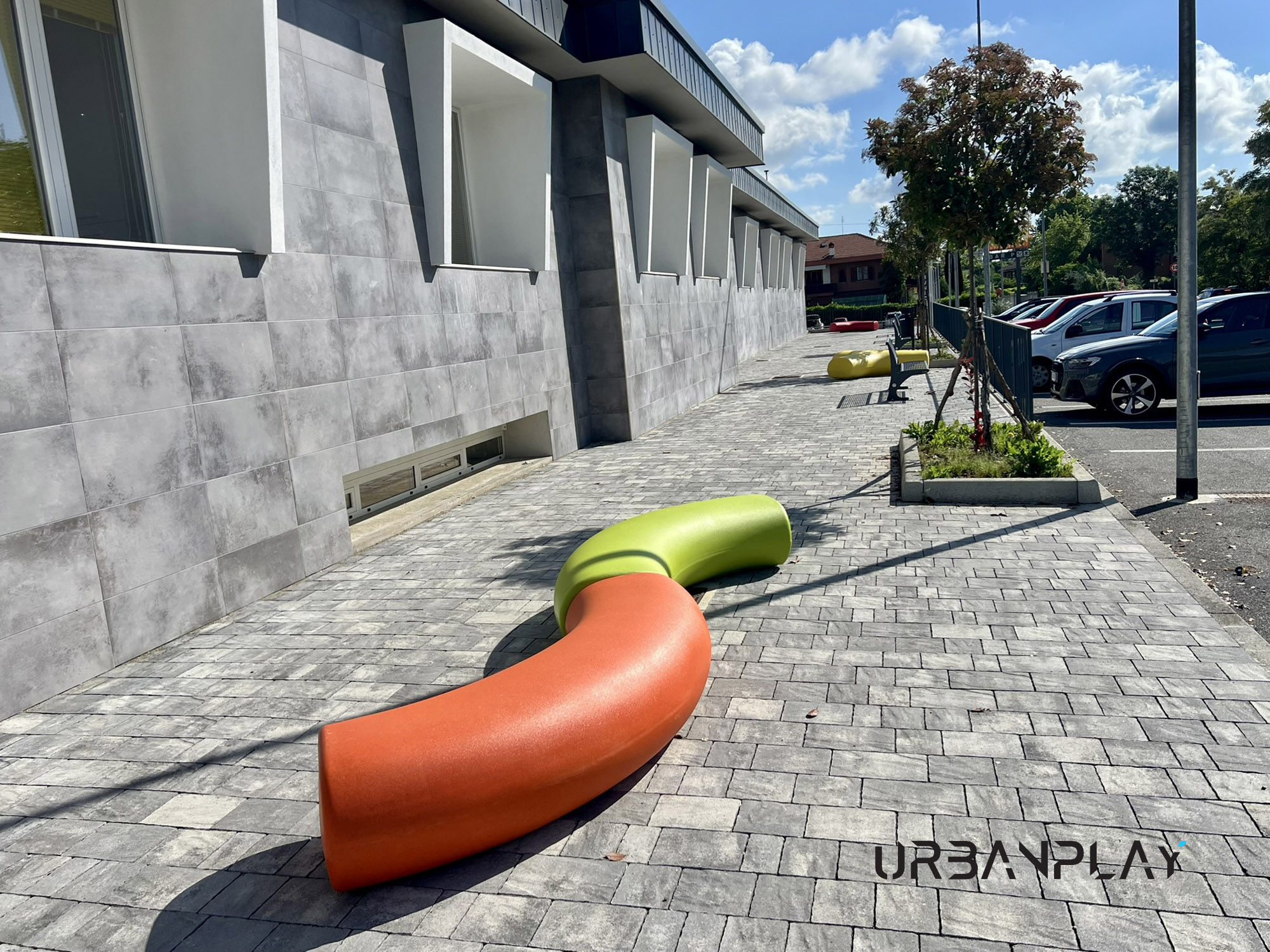 Arredo urbano per il nuovo Comune di San Gillio con sedute modulari Durbanis Inout