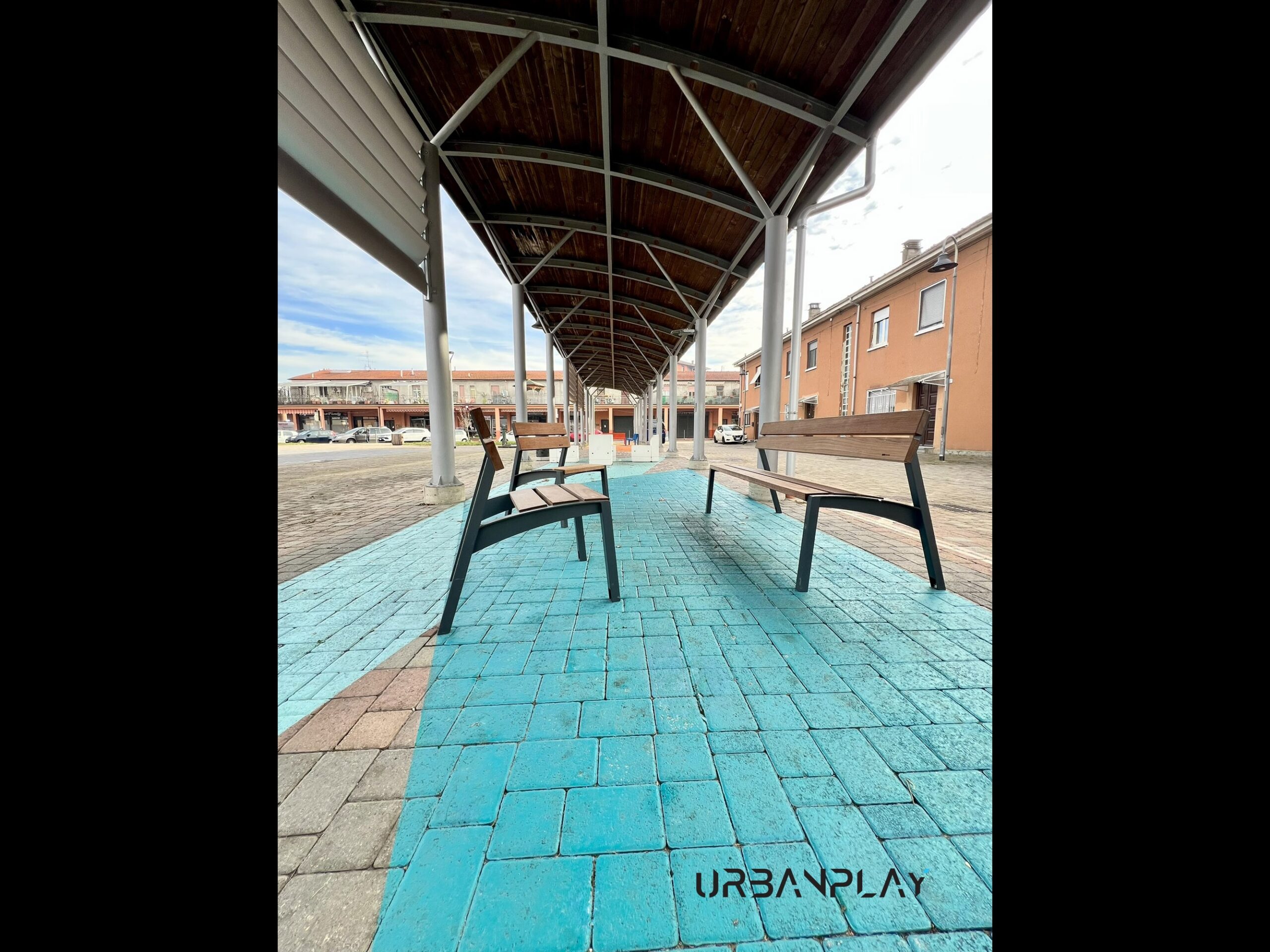 Arredo urbano a Moncalieri con panchine Vera mmcité in Piazza D'Alleo