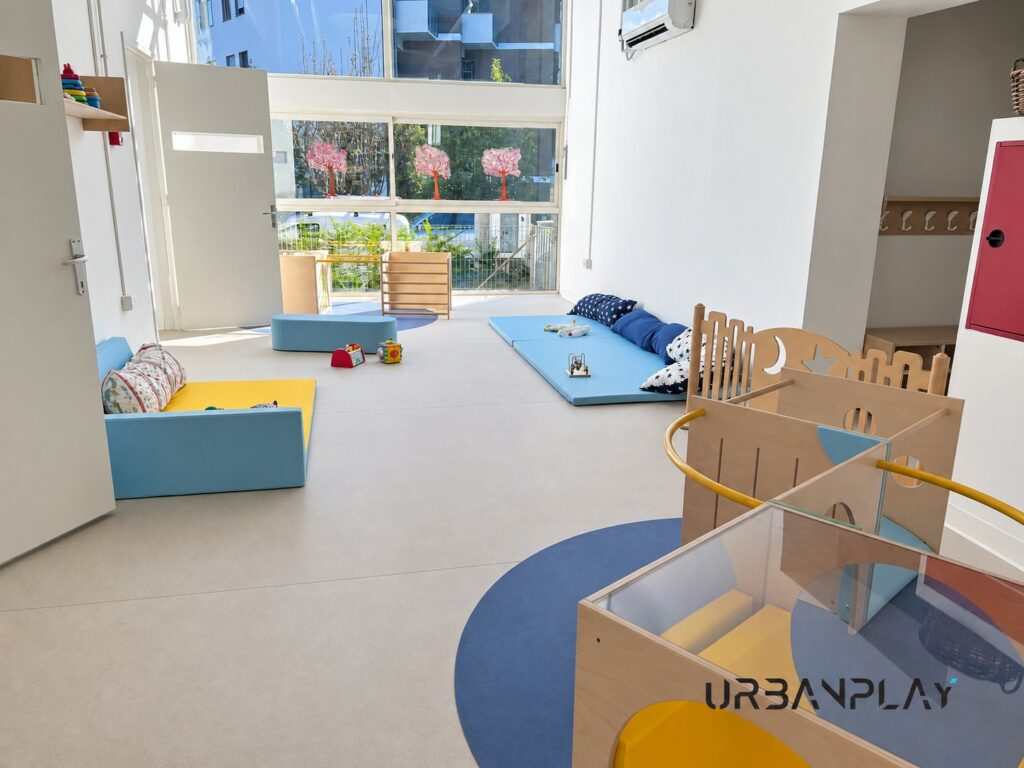 Area morbida e spazio relax dell’Asilo Nido Adriano Olivetti di Ivrea